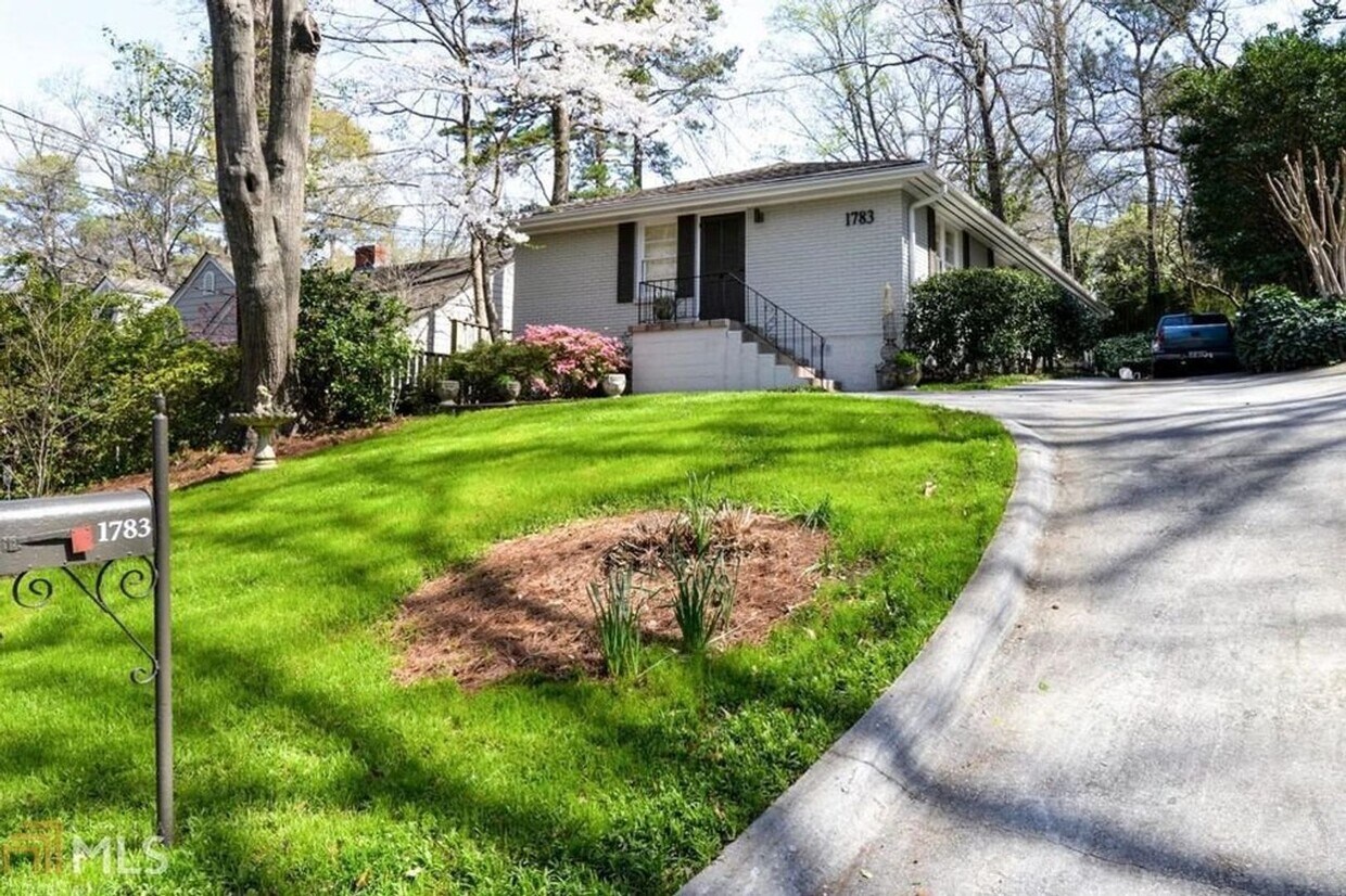 Primary Photo - 1783 Piedmont Way- MANAGEMENT ENDS 12-31-23