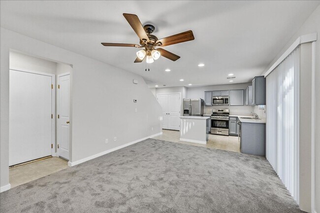 Foto del edificio - 3 Bedroom Home with Gorgeous Kitchen.