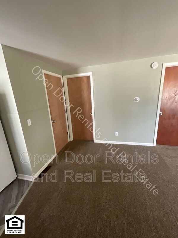 Building Photo - 1612 W Quincy St