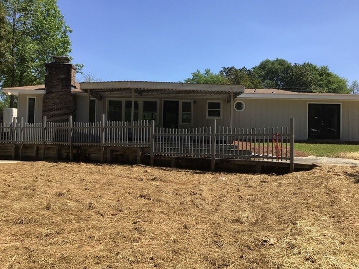 Foto principal - 32 Woodland Dr