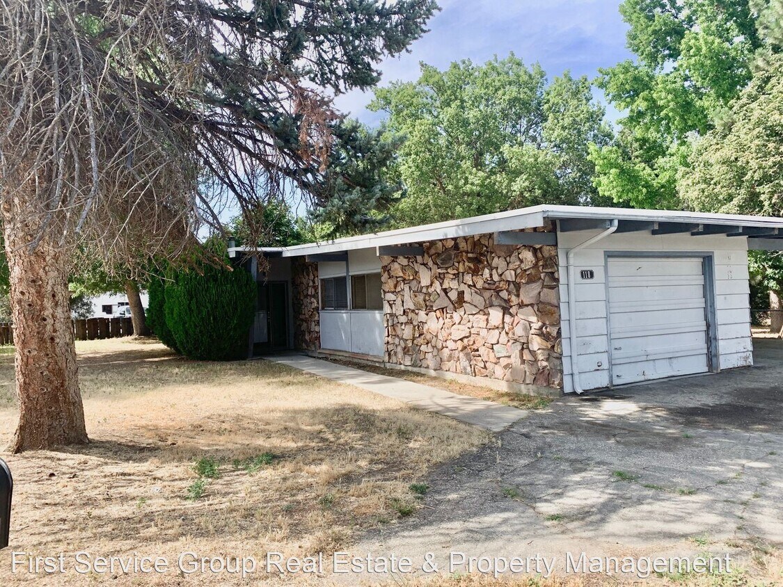 Primary Photo - 3 br, 1.5 bath House - 118 E Pennsylvania St