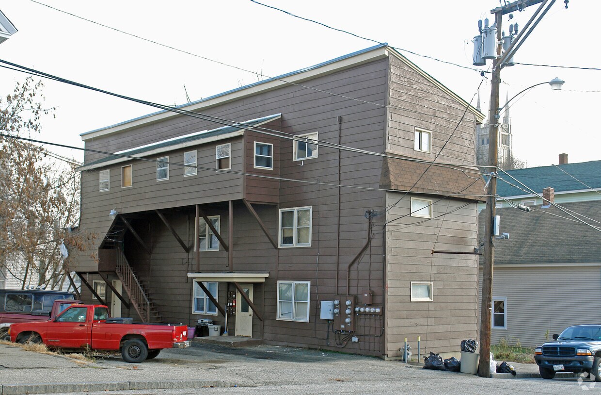 Primary Photo - 34 Blake St