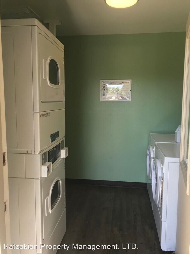 Foto del edificio - 843 N Yosemite St