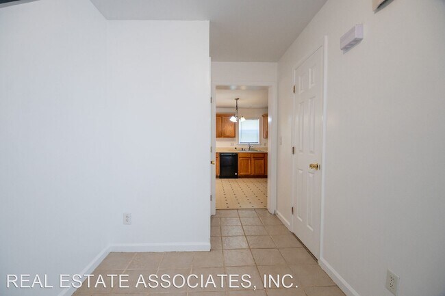 Building Photo - 3 br, 2.5 bath House - 903 Elmira Avenue