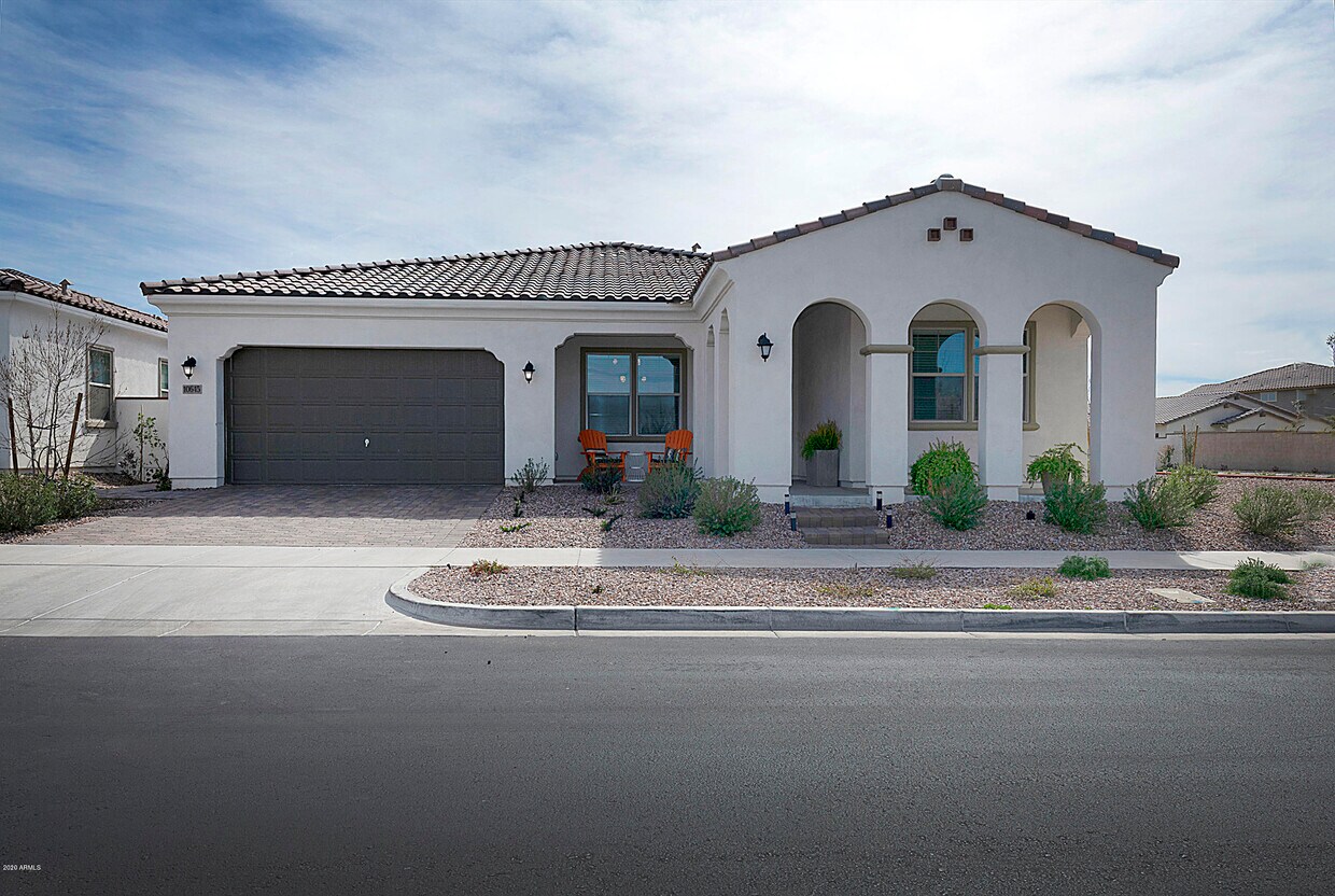 Primary Photo - 10645 Sebring Ave