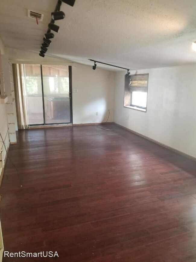 Building Photo - 3 br, 1 bath House - 757 Terrace Avenue