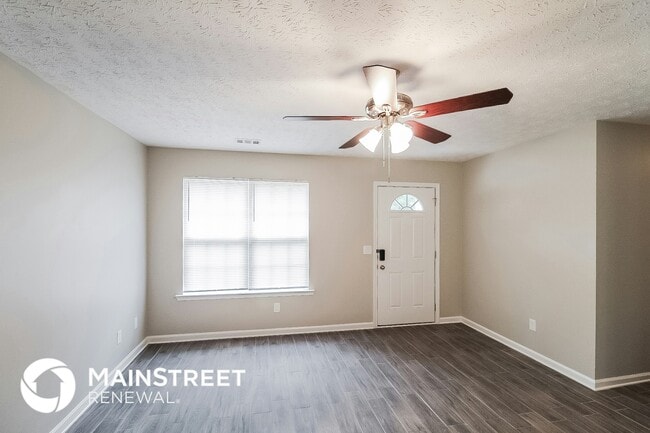 Foto del edificio - 6793 Creeks Edge Ct