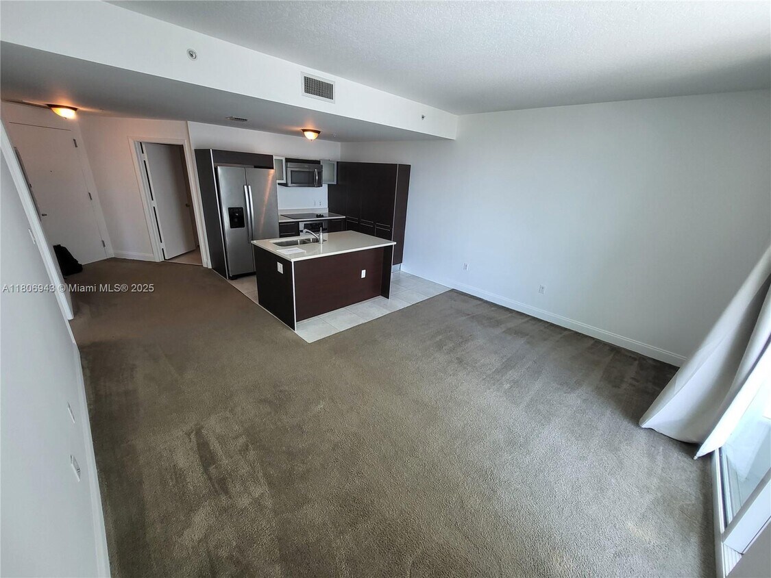 Foto principal - 1900 N Bayshore Dr