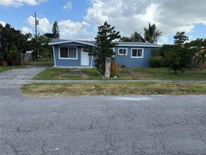 Building Photo - 10425 SW 152nd St