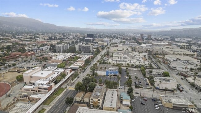 Building Photo - 231 E Burbank Blvd