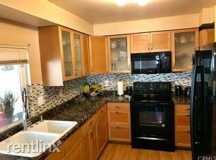 Foto del edificio - 3676 Forest Rd