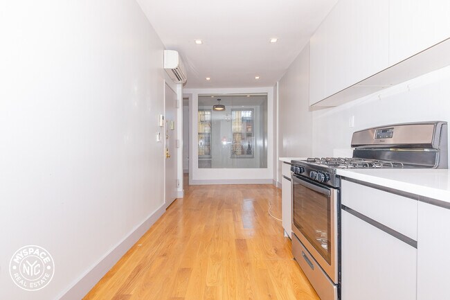 Foto del edificio - 379 S 5th St