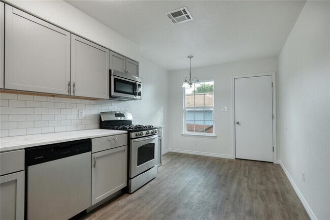 Building Photo - 7405 Tumbleweed Dr
