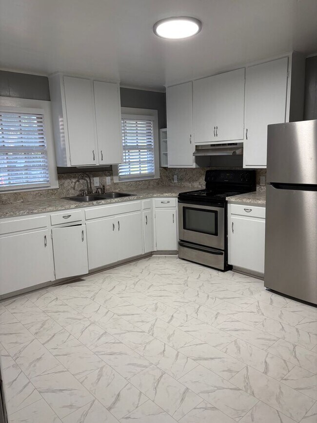 Foto del edificio - 1BED/1BATH Near I10 and Monroe