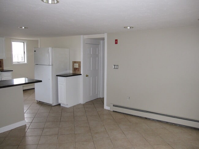 Building Photo - 29 Curve St