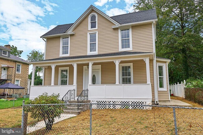 Building Photo - 5512 Hilltop Ave
