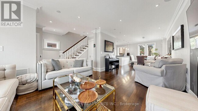 Photo du bâtiment - 150 Melrose Ave