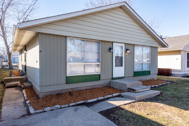Building Photo - 2036 Jethro Ave