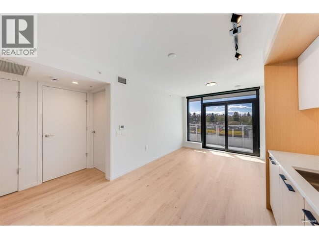 Building Photo - 5189 Earles St