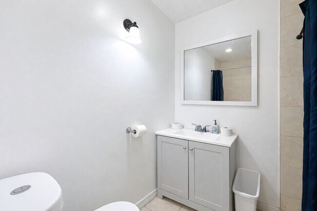 Foto del edificio - 842 W 31st St
