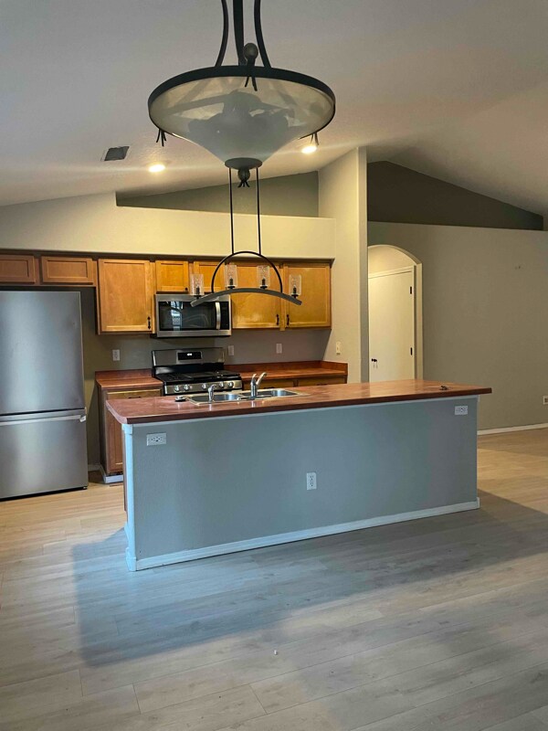 Building Photo - 931 Telstar Loop NW