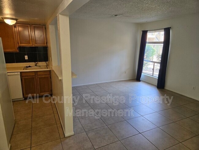 Foto del edificio - 1831 W Mulberry Dr