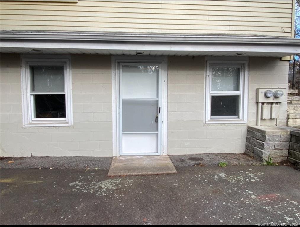 54 Monroe St, Branford, CT 06405 Room for Rent in Branford, CT
