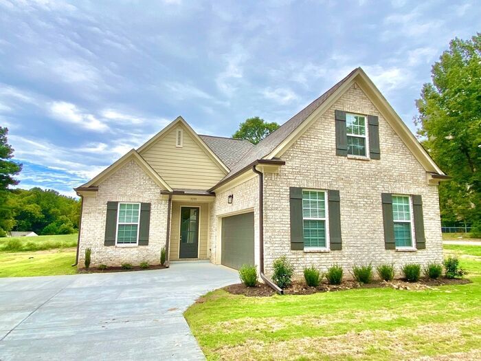 Foto principal - Now Leasing a Brand New 4-bedroom 2.5 bath...