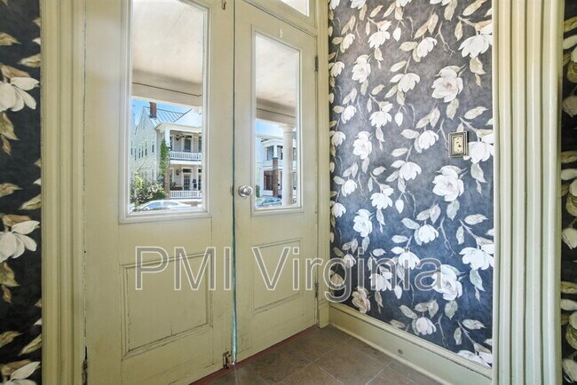 Building Photo - 440 Dinwiddie St