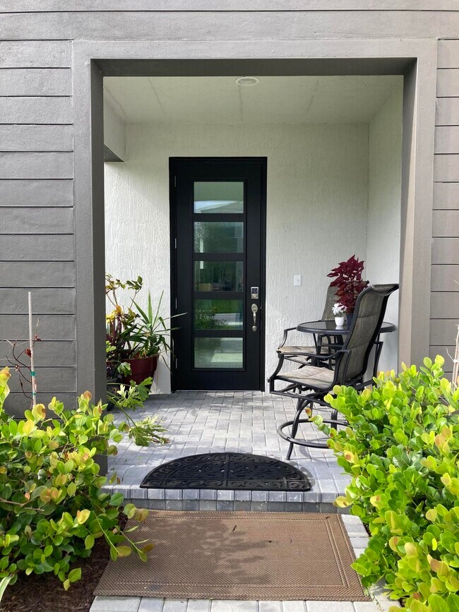 Foto del edificio - 8644 Corvus Dr