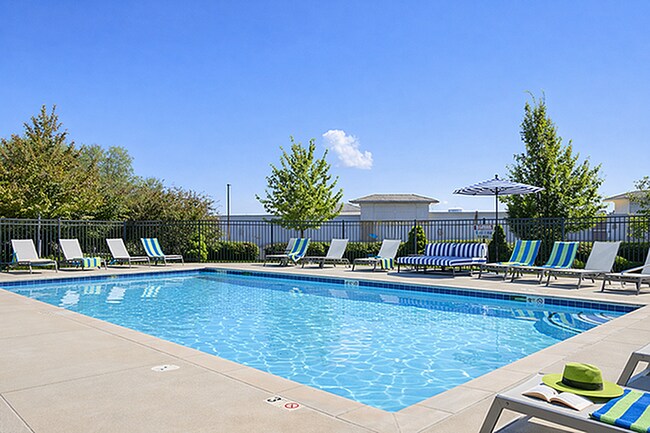 Building Photo - Chapel Ridge Townhomes