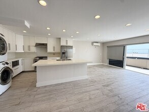 Building Photo - 6955 Trolleyway S