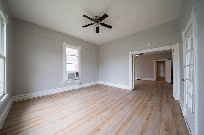 Building Photo - Izard Street