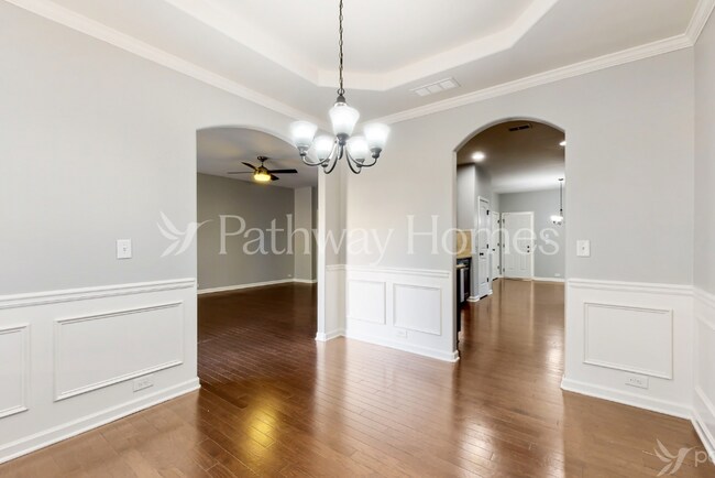 Building Photo - 3922 Lake Manor Way