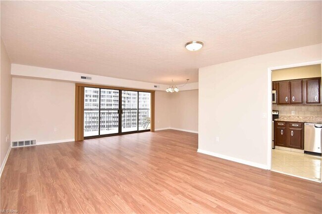 Building Photo - 12550 Lake Ave