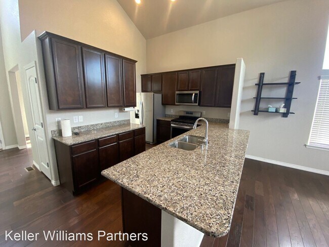 Building Photo - 4 br, 4 bath House - 6834 Mandan Dr