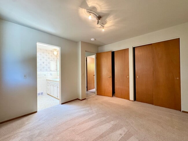Building Photo - Lake Boren Waterfront Home ~ Newcastle