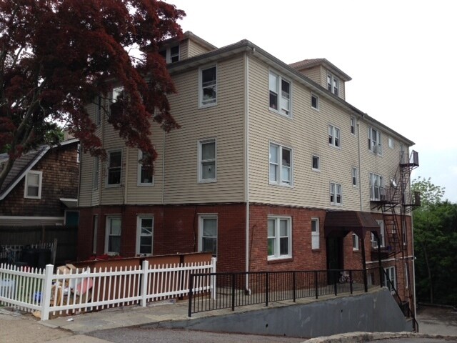 Building Photo - 59 Ferris Pl