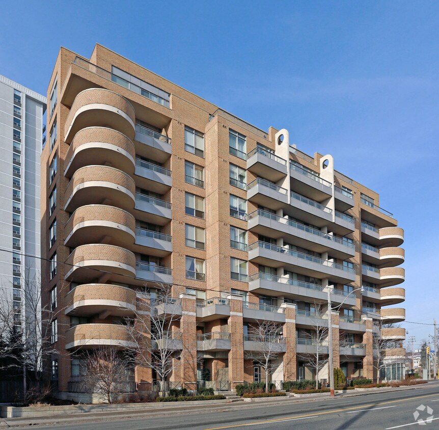 Primary Photo - 245 Davisville Ave