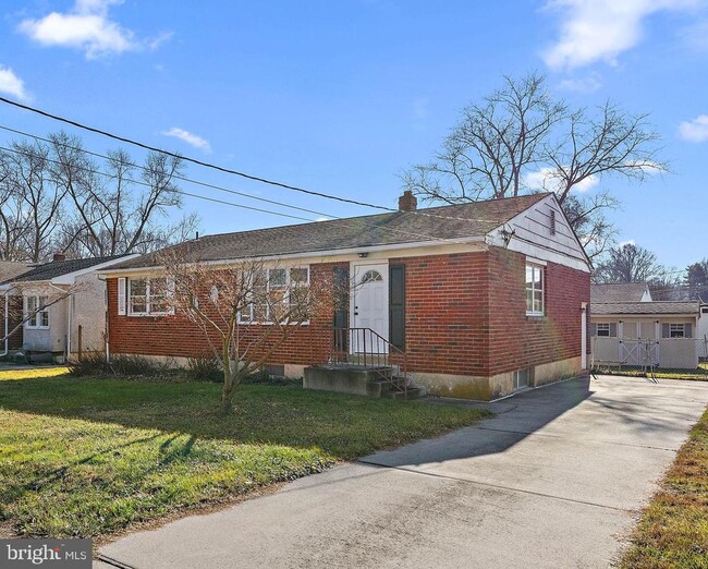 Building Photo - 1606 Bolton Rd