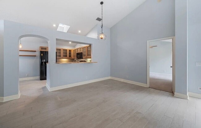 Building Photo - 9293 Heathridge Dr