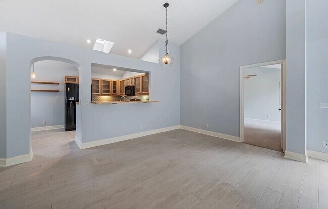 Foto del edificio - 9293 Heathridge Dr
