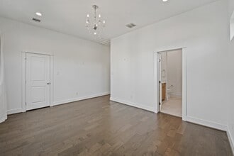 Building Photo - 594 Janisch Rd