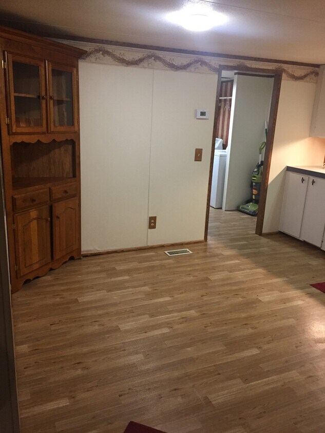Dining - 4550 Fredericksburg Tpke