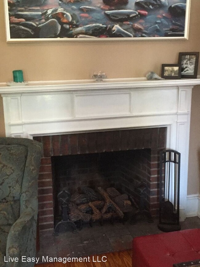 Building Photo - 323 Windsor Ave