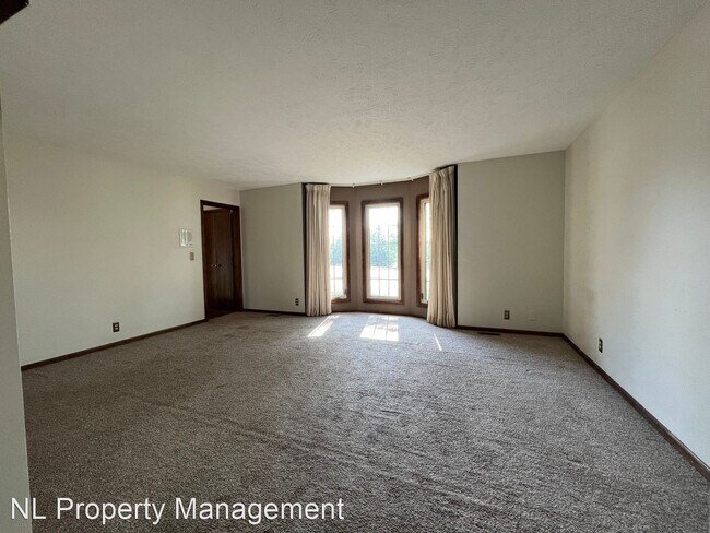 Building Photo - 4 br, 2.5 bath House - 107 South 132 Street