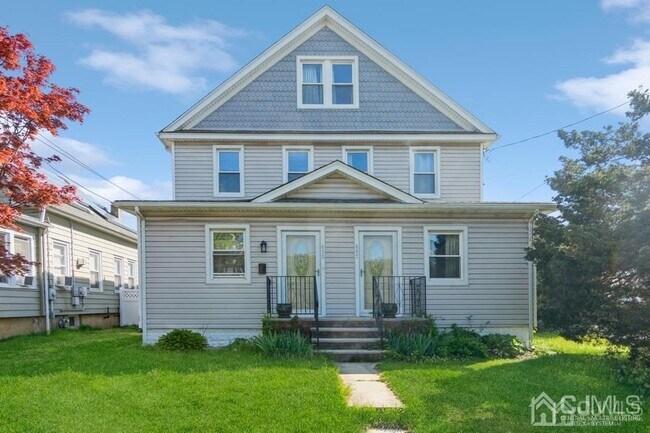 Building Photo - 485 S Pine Ave