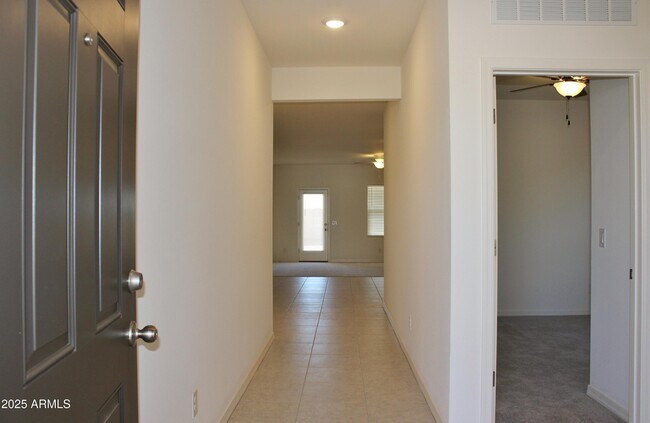 Foto del edificio - 10354 N 156th Ave