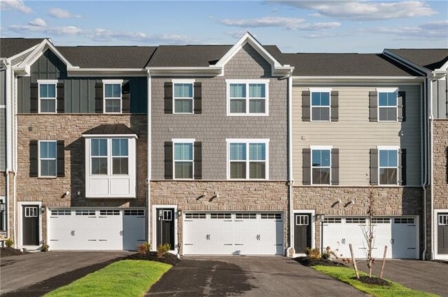 Building Photo - 204 Scenic Dr