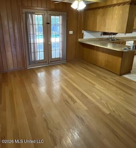 Foto del edificio - 1056 Broken Arrow Ln